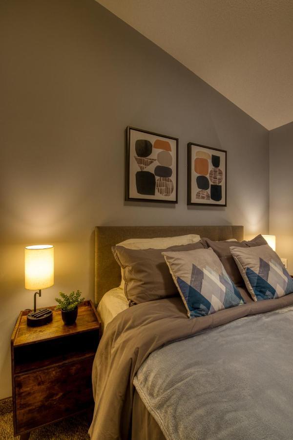 Beautiful Newly Reno 2Bdm 2 Bth Sleep Up To 6 Adults & Kids Mountain View Townhouse Suite Canmore Exterior photo