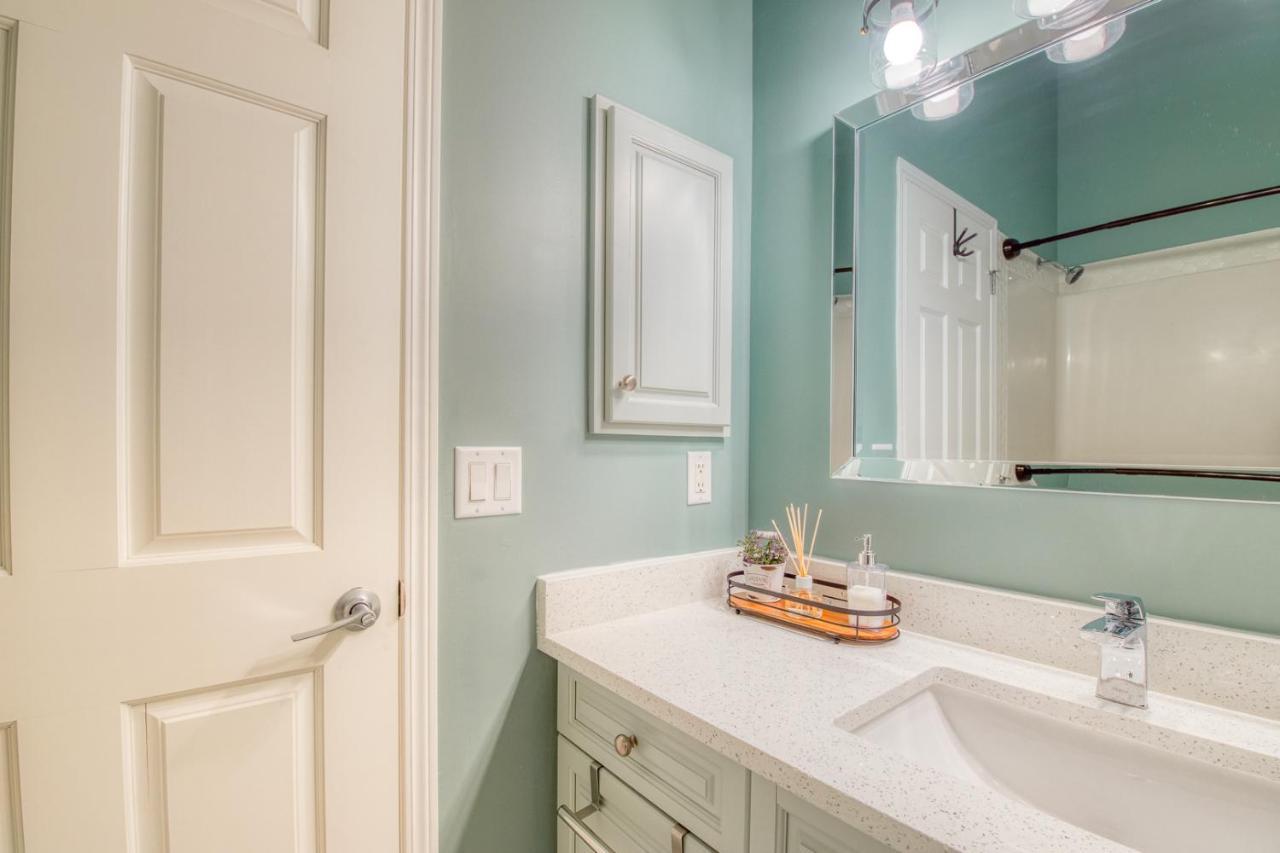 Beautiful Newly Reno 2Bdm 2 Bth Sleep Up To 6 Adults & Kids Mountain View Townhouse Suite Canmore Exterior photo