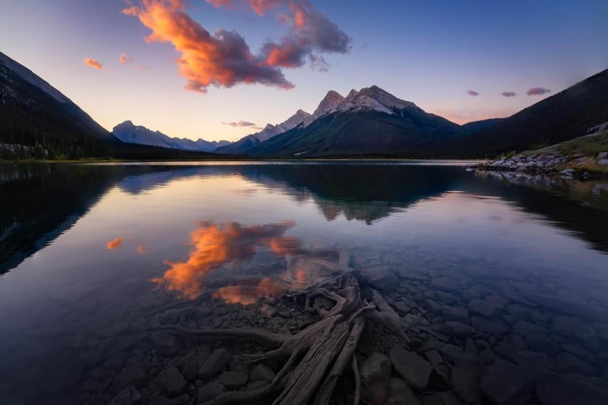 Beautiful Newly Reno 2Bdm 2 Bth Sleep Up To 6 Adults & Kids Mountain View Townhouse Suite Canmore Exterior photo
